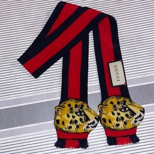 Gucci Collar Scarf